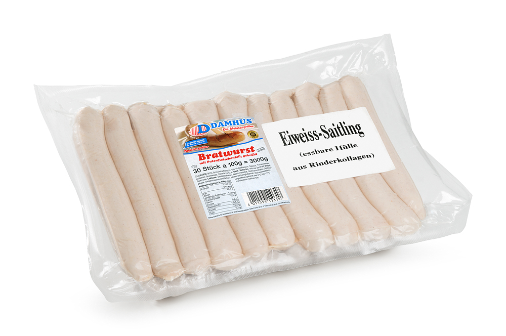 Eine Großverpackung ungebratener, gerader Bratwurst in einer Vakuumklarsichtverpackung.